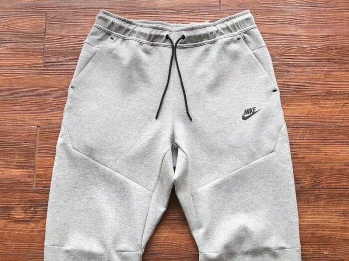 Nike Tech Fleece Gray - Image 3