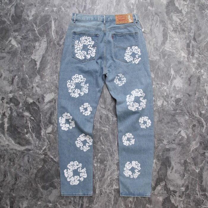 Denim Tears x Levi's Cotton Wreath Jeans Ligh Wash - Image 3