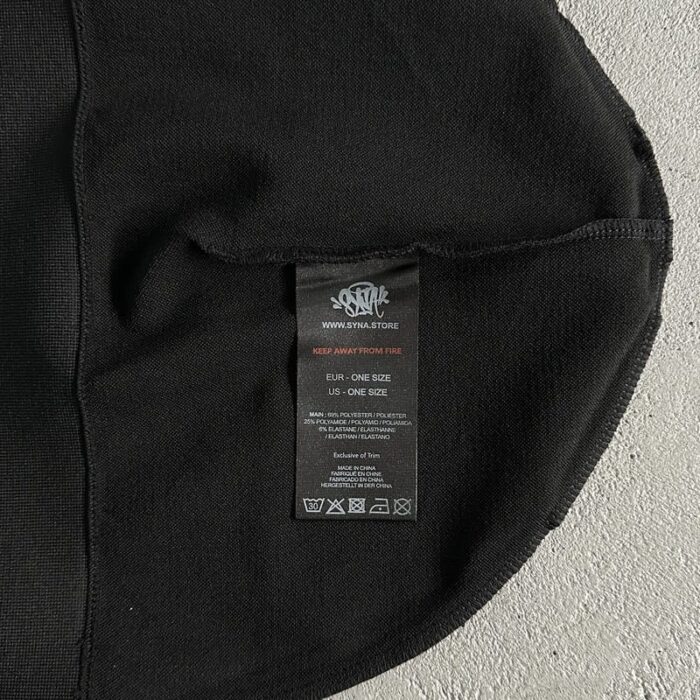 Synaworld Winter Black Red Beanie - Image 6