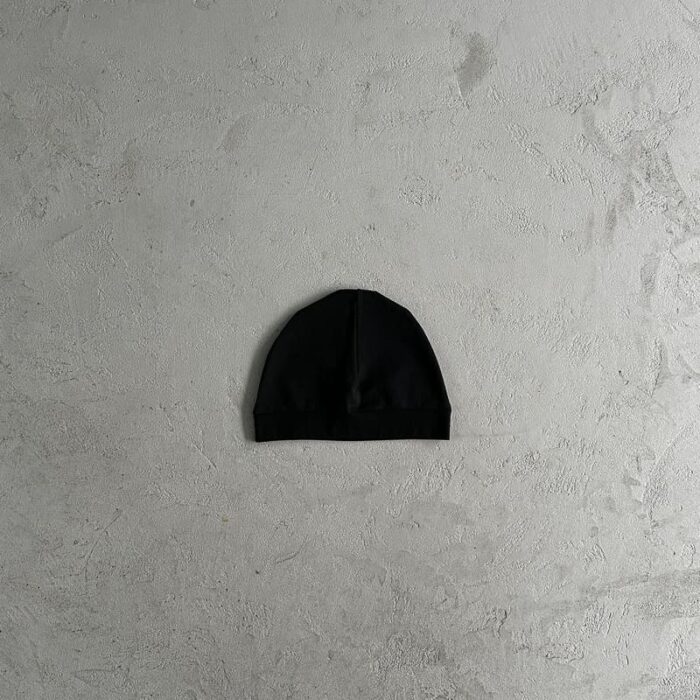 Synaworld Winter Black Red Beanie - Image 4