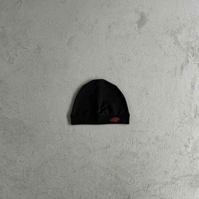 Synaworld Winter Black Red Beanie - Image 3