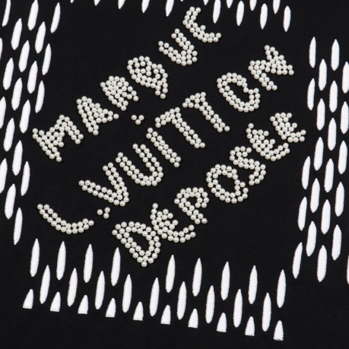T-shirt Louis Vuitton Graphic Print Black LV023 - Image 4