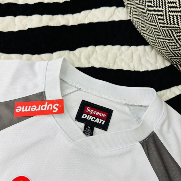 T-shirt Ducati Supreme Racing V4 SP060 - Image 16