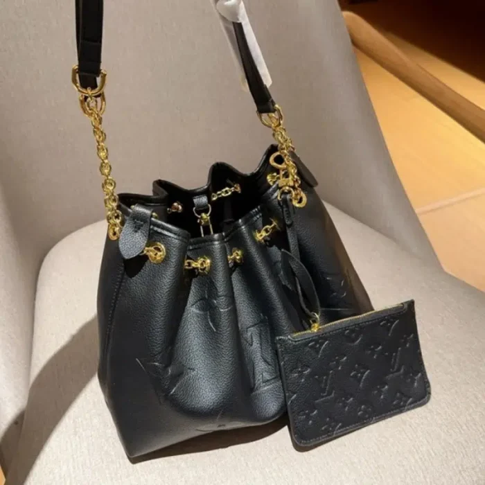Louis Vuitton Bundle Tote Bag LV263 - Image 6