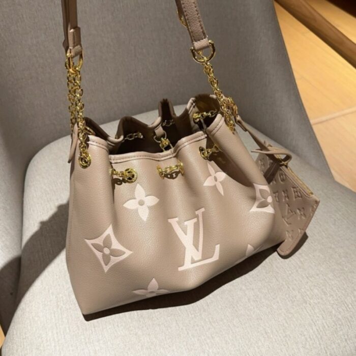 Louis Vuitton Bundle Tote Bag LV262 - Image 4