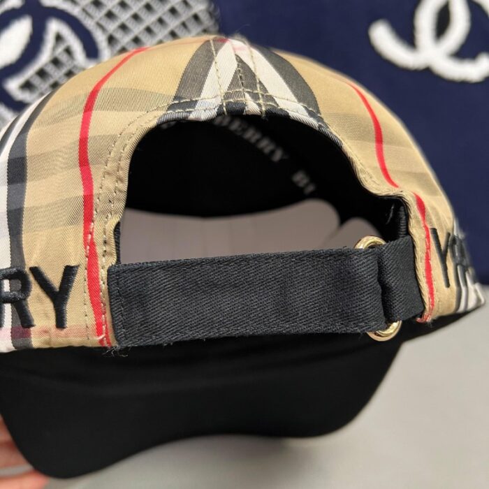 Cap Burberry BY049 - Image 4