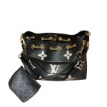 Louis Vuitton Bundle Tote Bag LV262